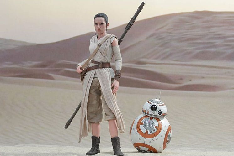 Hot Toys 'Star Wars' Rey & BB-8 Collectible Figures