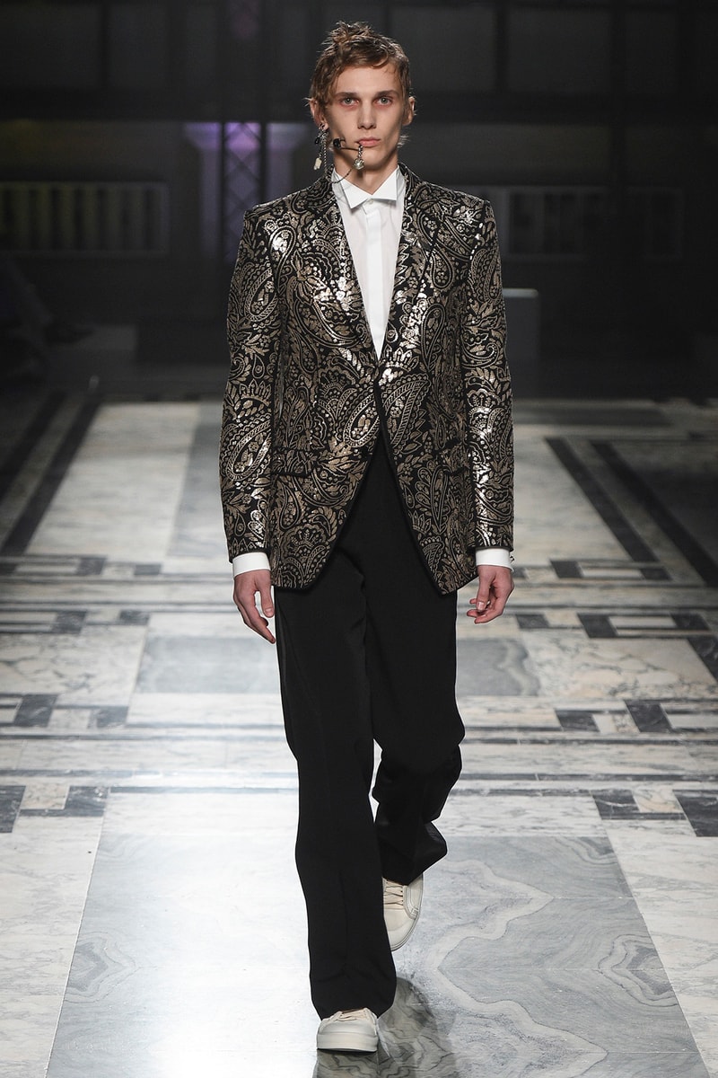 Alexander McQueen 2016 Spring/Summer Runway Collection