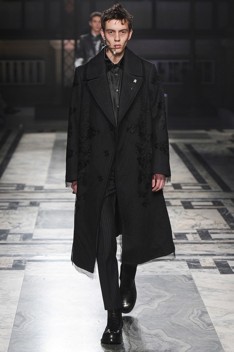Alexander McQueen 2016 Spring/Summer Runway Collection
