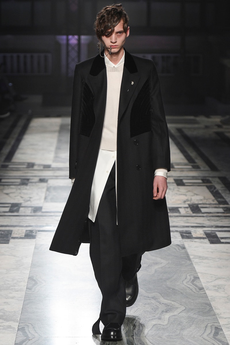 Alexander McQueen 2016 Spring/Summer Runway Collection