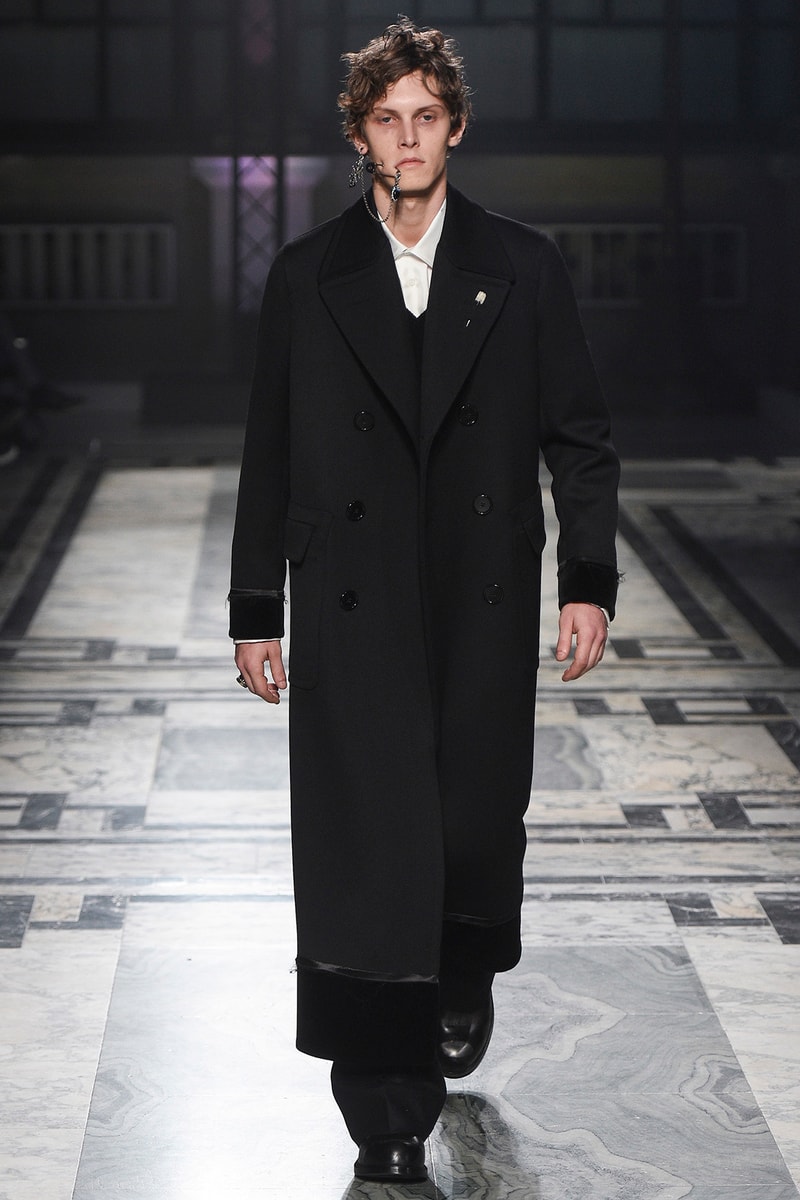 Alexander McQueen 2016 Spring/Summer Runway Collection