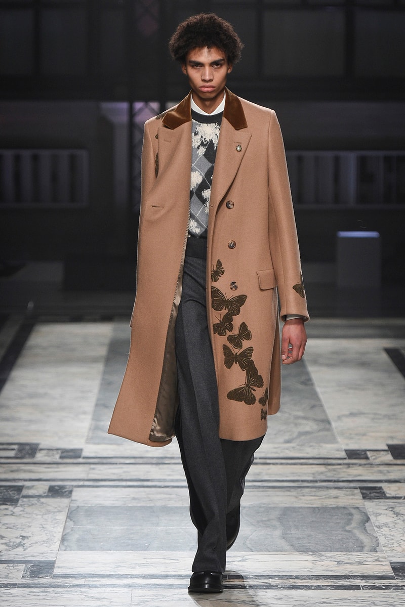 Alexander McQueen 2016 Spring/Summer Runway Collection