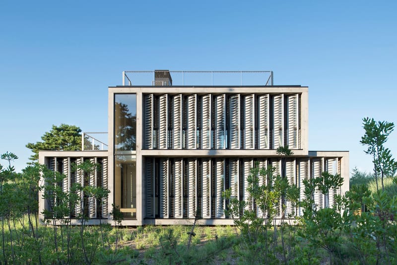 Amagansett Dunes Home Protects Against the Elements