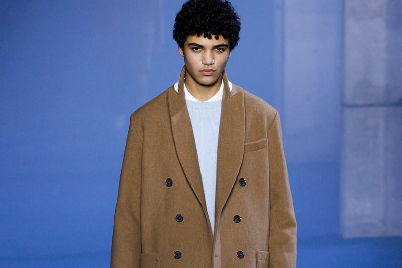 AMI Keeps Things Clean for Its 2016 Fall/Winter Collection 