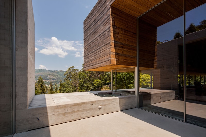 Carvalho Araujo Geres House