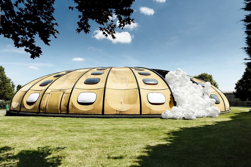 Charles Petillon INVASIONS Balloon Exhibition