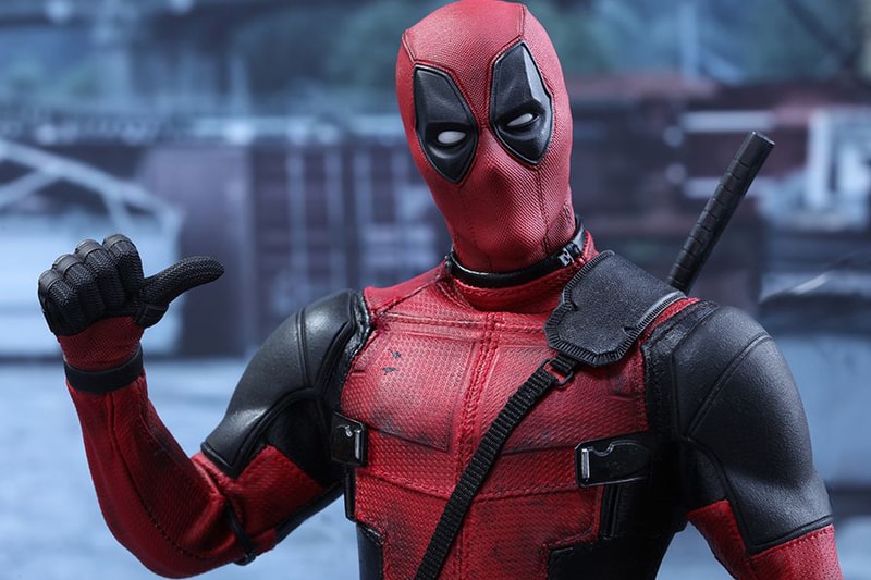 Deadpool Ryan Reynolds Hot Toys Figure