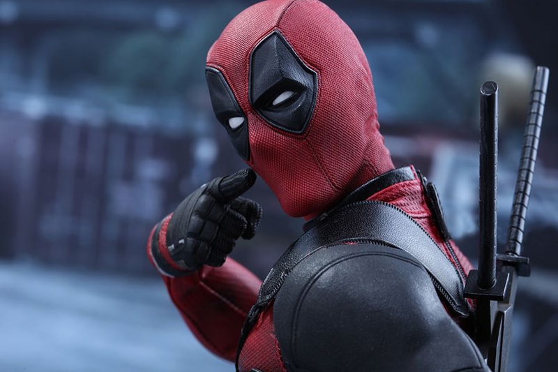 Deadpool Ryan Reynolds Hot Toys Figure