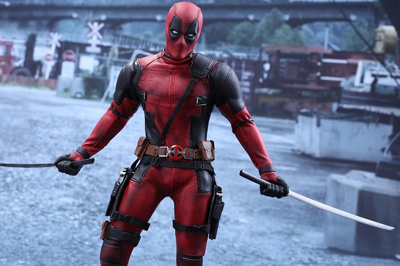 Deadpool Ryan Reynolds Hot Toys Figure