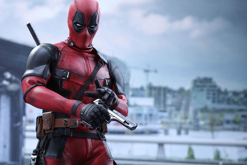Deadpool Ryan Reynolds Hot Toys Figure