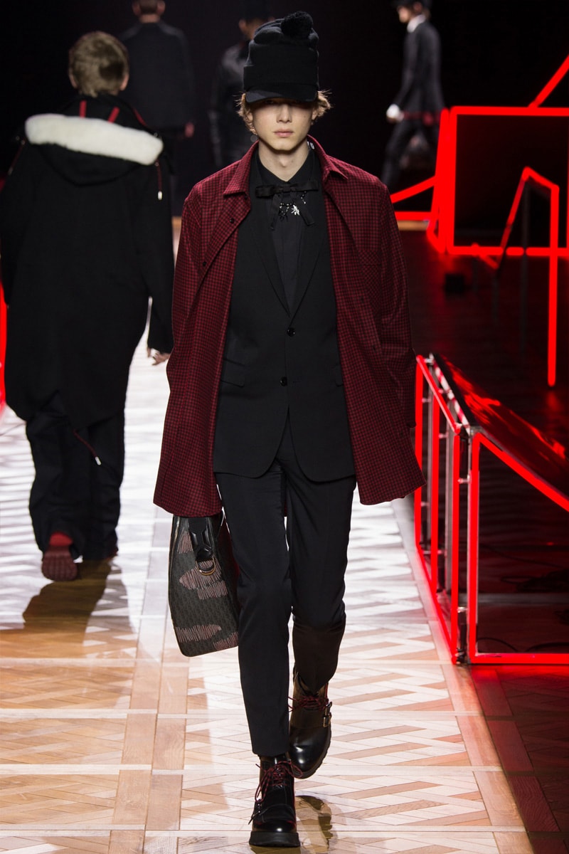 Kris Van Assche Knows How to Be Dapper and Warm in Dior Homme's 2016 Fall/Winter Collection