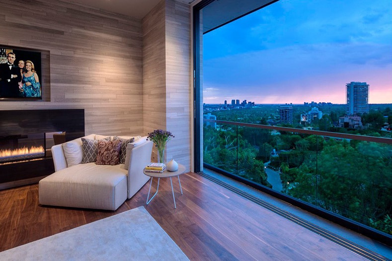 Hollywood Hills Home Panoramic Views