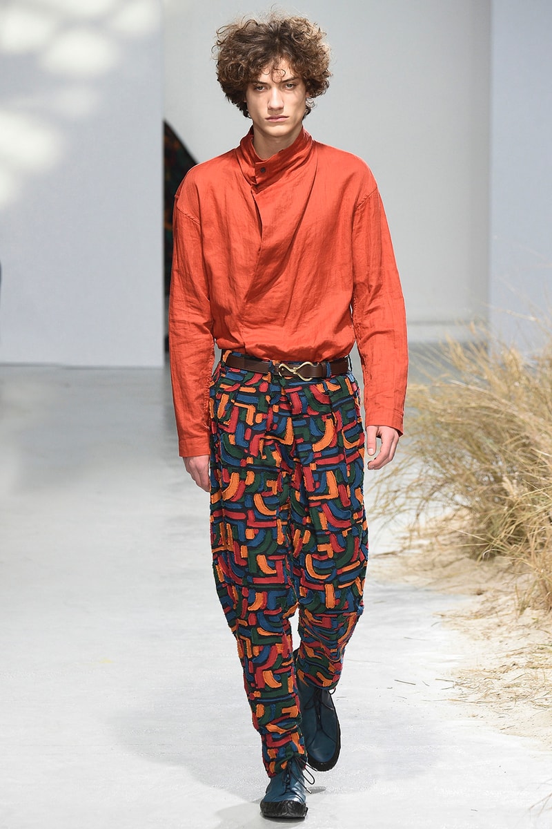 Issey Miyake's 2016 Fall/Winter Collection Centers on the "Neonomad" 