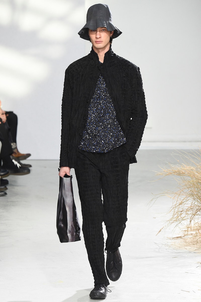 Issey Miyake's 2016 Fall/Winter Collection Centers on the "Neonomad" 