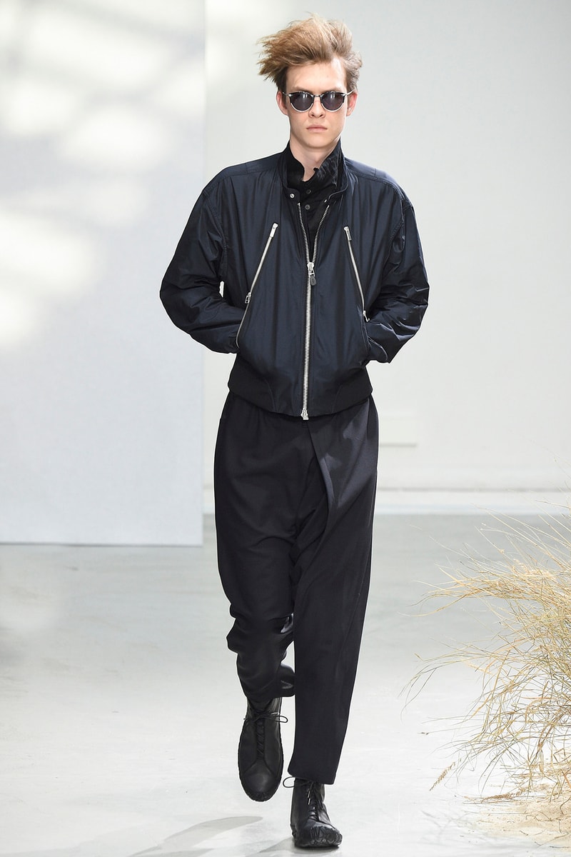Issey Miyake's 2016 Fall/Winter Collection Centers on the "Neonomad" 