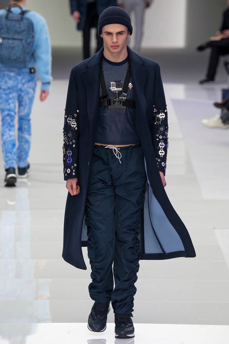 Versace 2016 Fall Winter Menswear Collection