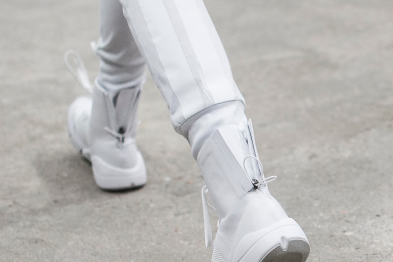 Y-3 FW16 Collection Front Row Look