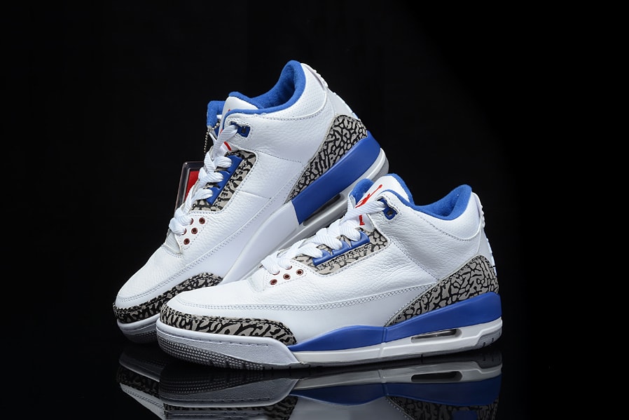 Hecho de error Alfombra Air Jordan 3 Retro True Blue Sneaker | Hypebeast