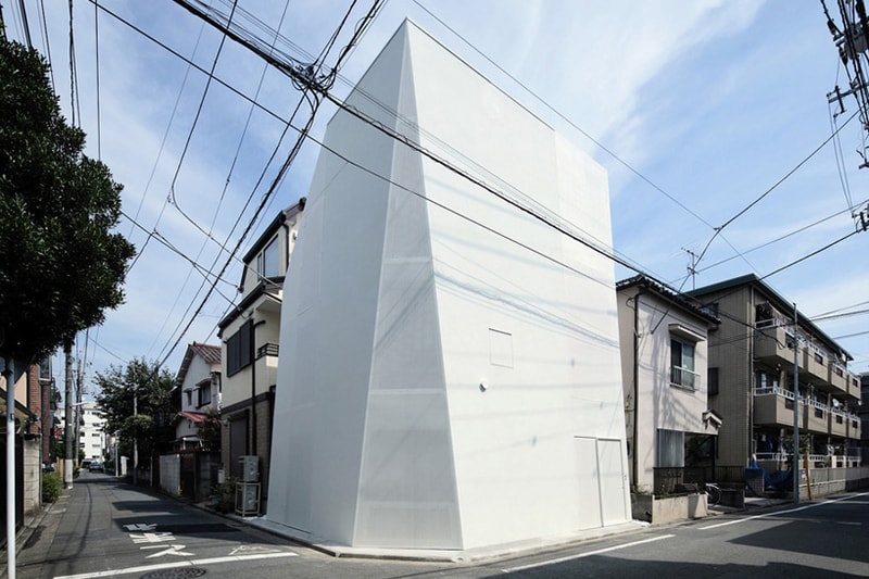 Monolithic Tokyo Home by ALX Junichi Sampei Maximizes City Space 