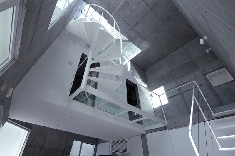Monolithic Tokyo Home by ALX Junichi Sampei Maximizes City Space 