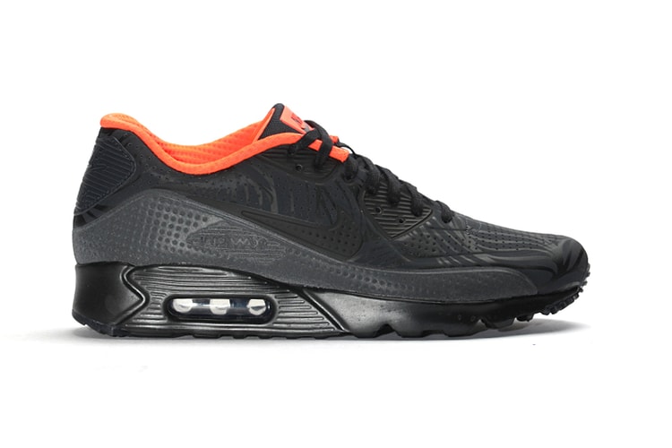 Nike's Air Max 90 Ultra Moire FB Is Delivered in Black Crimson