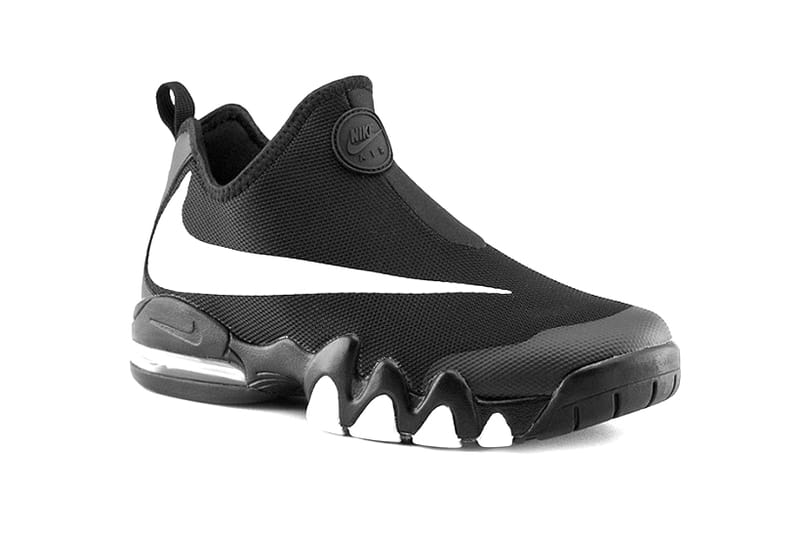 The Nike Big Swoosh Just Dropped out of Nowhere 