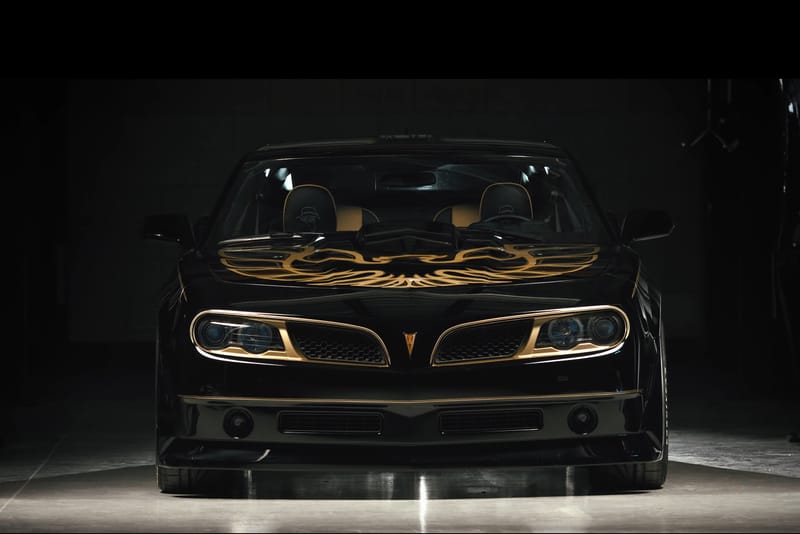 Burt Reynolds Autographs '77 "Bandit Edition" Trans Ams