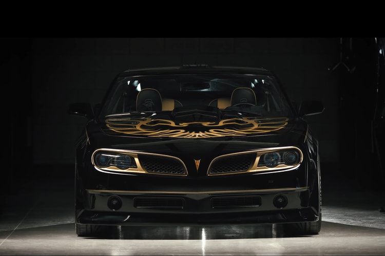 Burt Reynolds Autographs '77 "Bandit Edition" Trans Ams