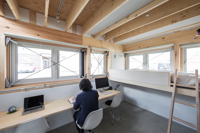 Hat H House Features Oversized Roof