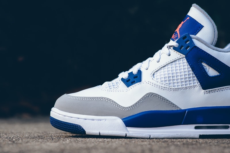 Air Jordan 4 Retro GG White/Hyper Orange Deep Royal Blue Wolf Grey Sneaker