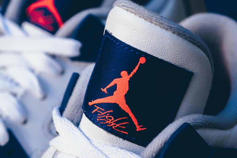 Air Jordan 4 Retro GG White/Hyper Orange Deep Royal Blue Wolf Grey Sneaker