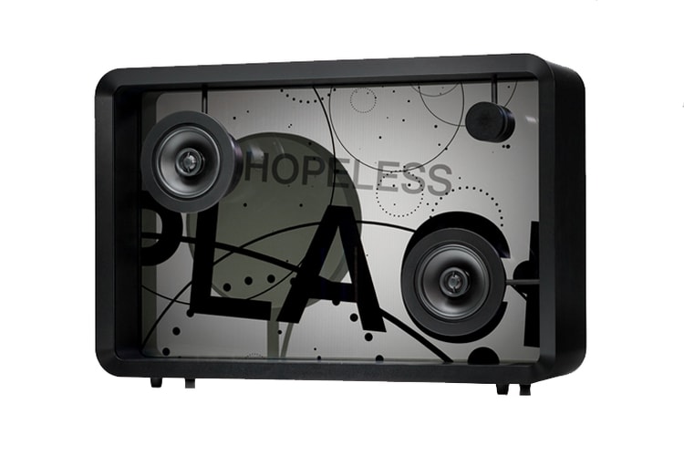 Lyric Speaker Artfully Displays Words to Songs While Playing Them