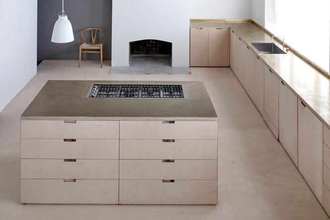 Merrydown Is an Airy, Minimalist Hand-Me-Down House