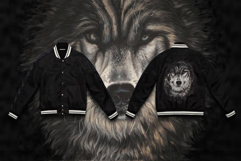 Куртка волки мужская. Куртка с волком. Куртка Волчья длинная. Куртка с капюшоном головой волка. Куртка Valentino с меховым воротником.