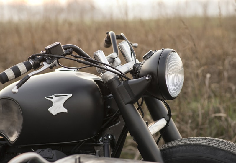 Anvil Motociclette Custom Moto Guzzi V9
