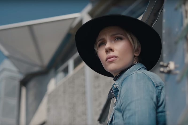 "Black Widow" and "Superman" Hired to Help Sell Huawei's Leica-lensed P9 Smartphone