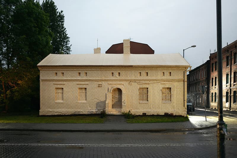 Ian Strange Zloty Exhibition Wraps Gold Wallpaper Around Historic Polish Building