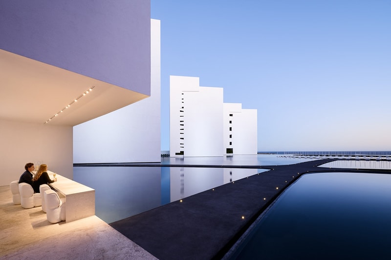 Mar Adentro Hotel by Miguel Ángel Aragonés
