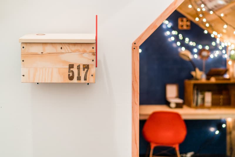 Silent Wonderment: Exploring the World of Giant Robot