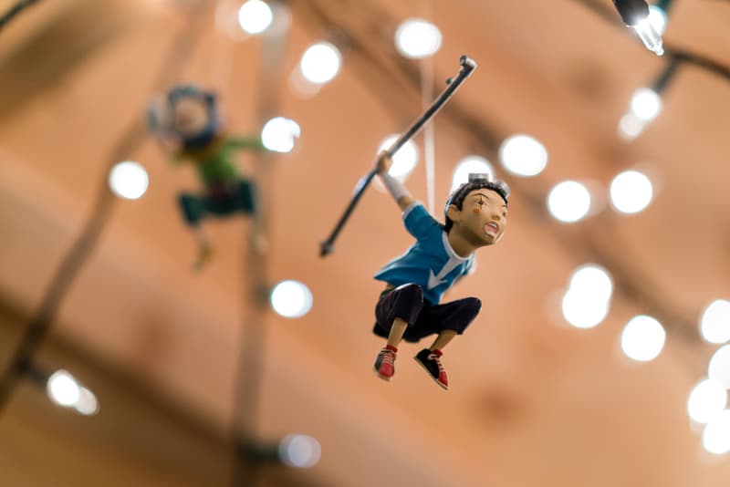 Silent Wonderment: Exploring the World of Giant Robot