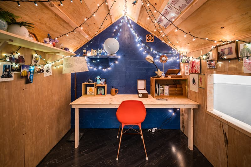 Silent Wonderment: Exploring the World of Giant Robot