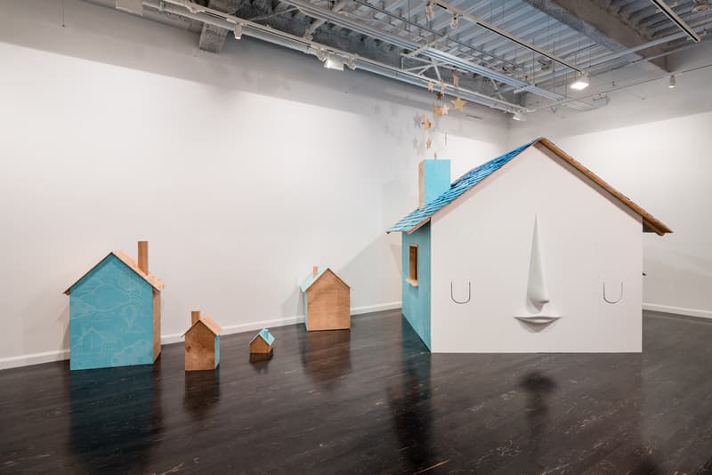 Silent Wonderment: Exploring the World of Giant Robot