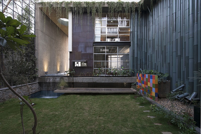 S+PS ARCHITECTS' Stunning Mumbai Residence Is a Collage of Recycled Materials