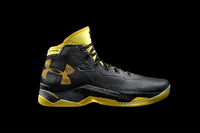 curry 2.5 black and yellow