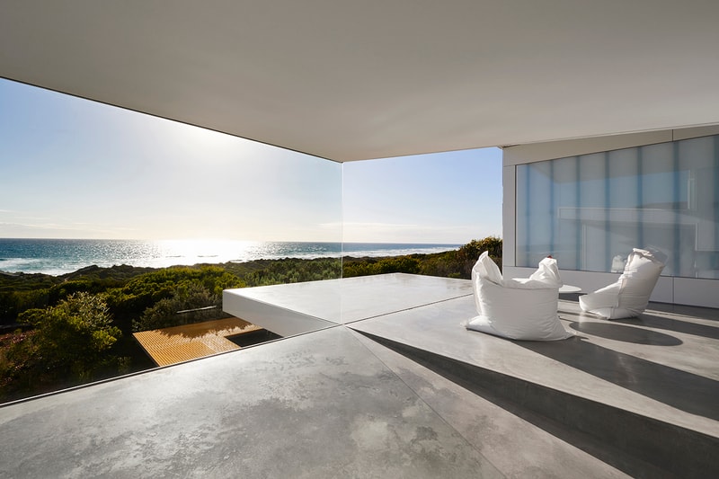 Architect Robin Williams' Australian Beach House Is a Minimalist Gem