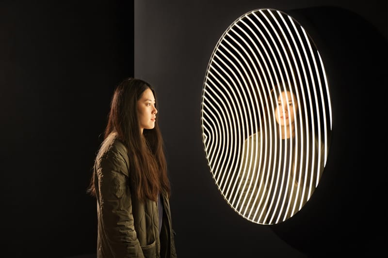 The 'Contour Mirror' Is a Mirror Designed for the Selfie Generation