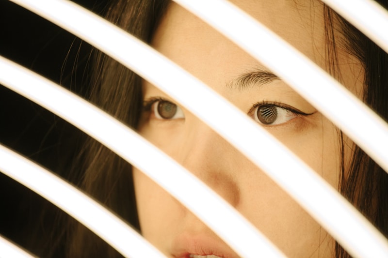 The 'Contour Mirror' Is a Mirror Designed for the Selfie Generation