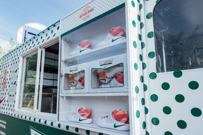 Nike Kyrie 2 Krispy Kreme