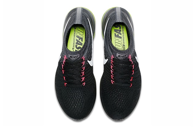 Nike Zoom All Out Flyknit in Black Volt