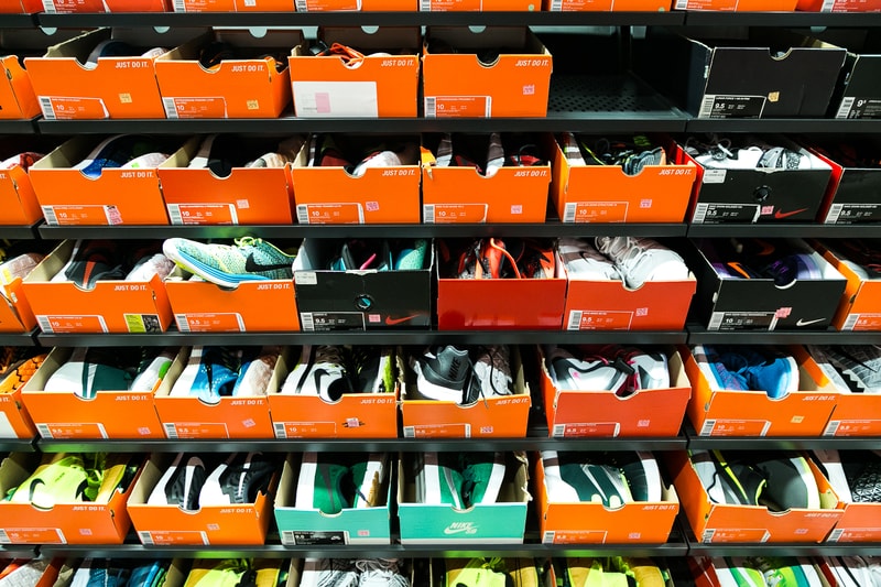 Sneaker Outlets Nike adidas New Balance Gap Shopping Malls